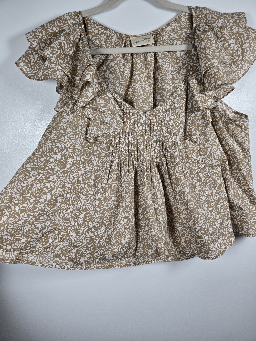 Universal Thread Tan White Ditsy Floral Flutter Sleeve Ruffle Top Size Medium - Picture 6 of 11